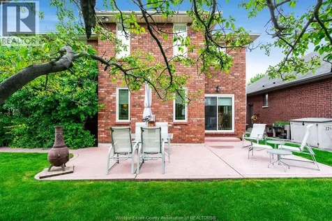1239 Radcliff Windsor ON N8P 1P2