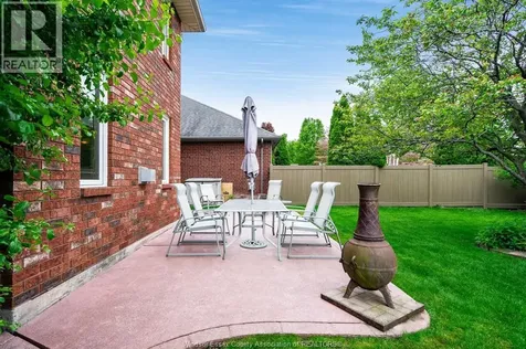 1239 Radcliff Windsor ON N8P 1P2