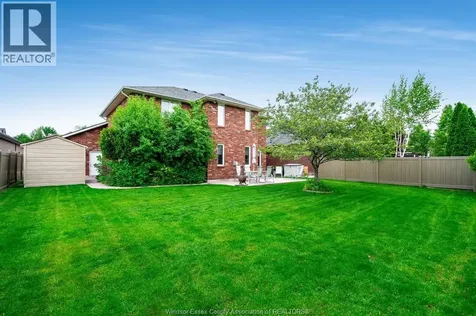 1239 Radcliff Windsor ON N8P 1P2