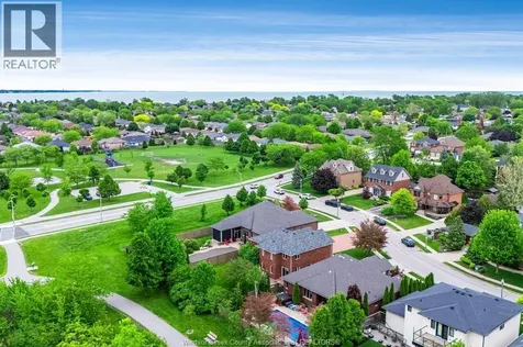 1239 Radcliff Windsor ON N8P 1P2