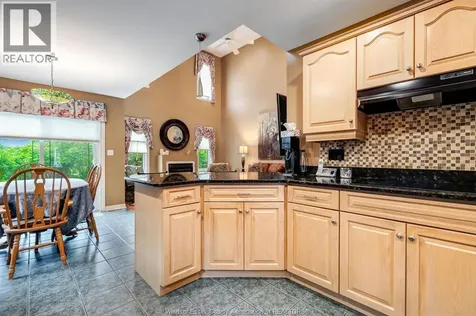 1239 Radcliff Windsor ON N8P 1P2