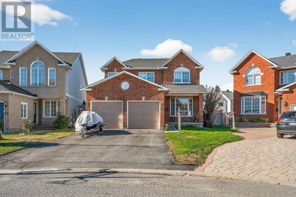 22 New Deighton Crescent Ottawa ON K2G 6H6