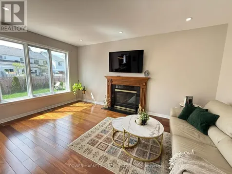 22 New Deighton Crescent Ottawa ON K2G 6H6