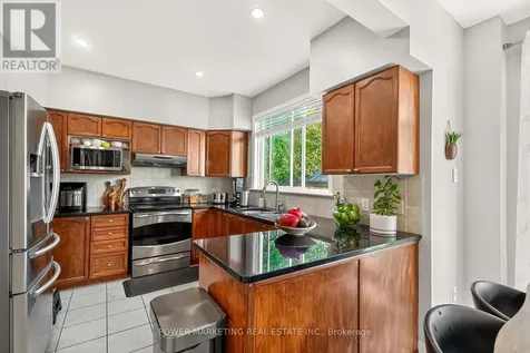 22 New Deighton Crescent Ottawa ON K2G 6H6