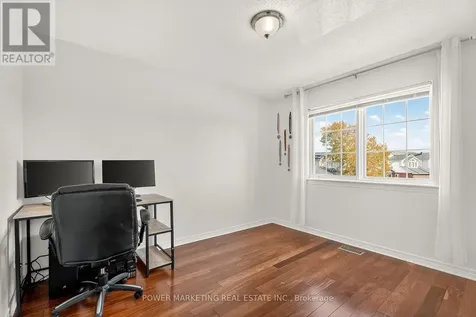 22 New Deighton Crescent Ottawa ON K2G 6H6