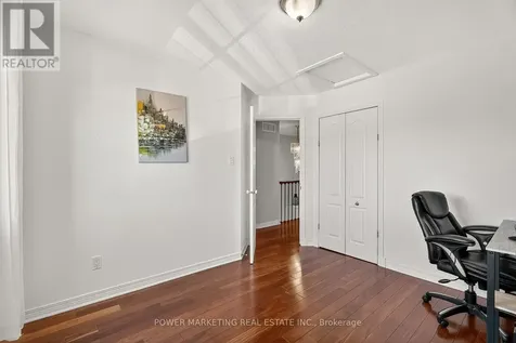 22 New Deighton Crescent Ottawa ON K2G 6H6
