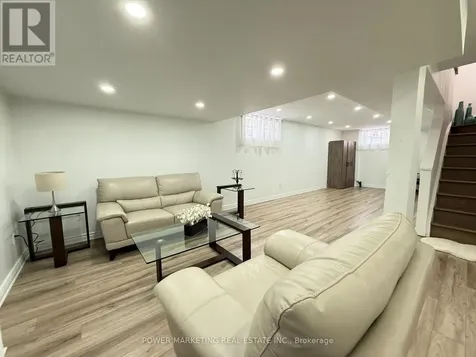 22 New Deighton Crescent Ottawa ON K2G 6H6