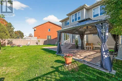 22 New Deighton Crescent Ottawa ON K2G 6H6