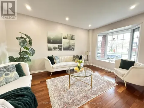 22 New Deighton Crescent Ottawa ON K2G 6H6