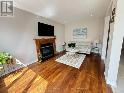 22 New Deighton Crescent Ottawa ON K2G 6H6