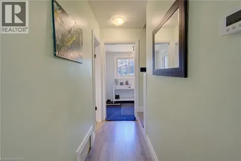 17 Daniel Avenue Kitchener ON N2K 1E8