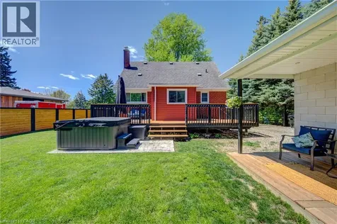 17 Daniel Avenue Kitchener ON N2K 1E8