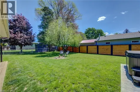 17 Daniel Avenue Kitchener ON N2K 1E8