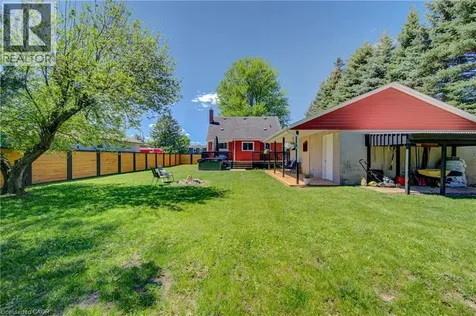 17 Daniel Avenue Kitchener ON N2K 1E8