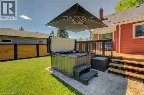 17 Daniel Avenue Kitchener ON N2K 1E8