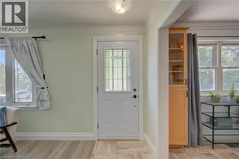 17 Daniel Avenue Kitchener ON N2K 1E8