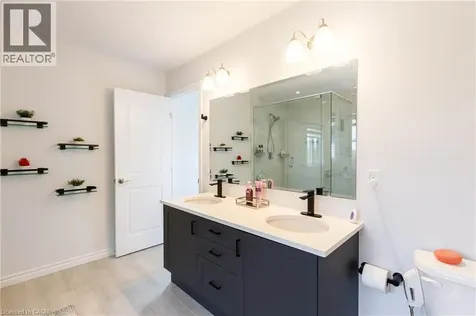 581 Doonwoods Crescent Kitchener ON N2P 0E5