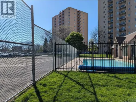 860 Commissioners Road East London ON N6C 5Y8