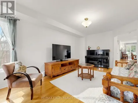 68 Chestertown Square Markham (berczy) ON L6C 2R4