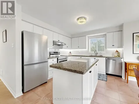 68 Chestertown Square Markham (berczy) ON L6C 2R4