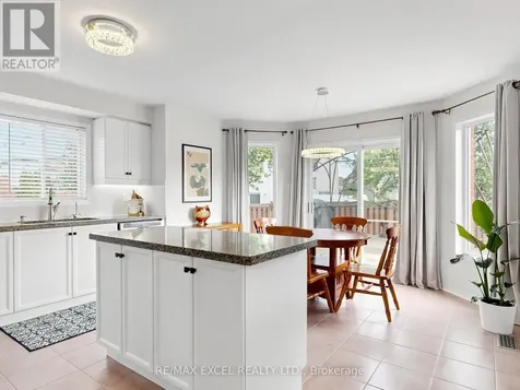 68 Chestertown Square Markham (berczy) ON L6C 2R4