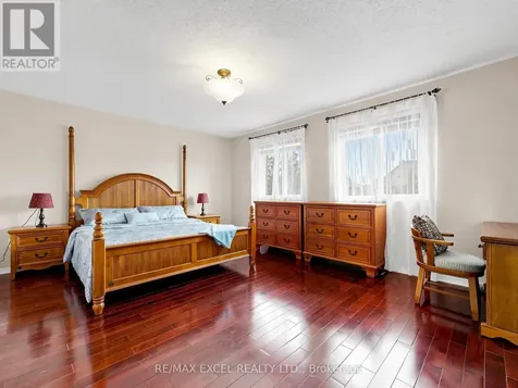 68 Chestertown Square Markham (berczy) ON L6C 2R4