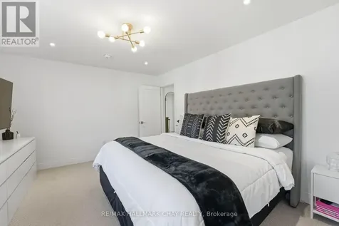 29 Shelburne Avenue Wasaga Beach ON L9Z 0J4