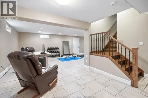 2105 Washington Boulevard Lasalle ON N9H 1Y5