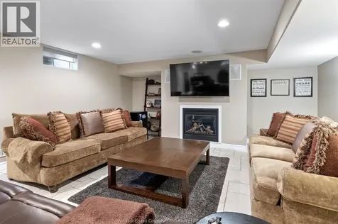 2105 Washington Boulevard Lasalle ON N9H 1Y5