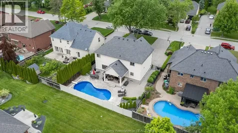 2105 Washington Boulevard Lasalle ON N9H 1Y5