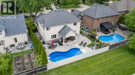 2105 Washington Boulevard Lasalle ON N9H 1Y5