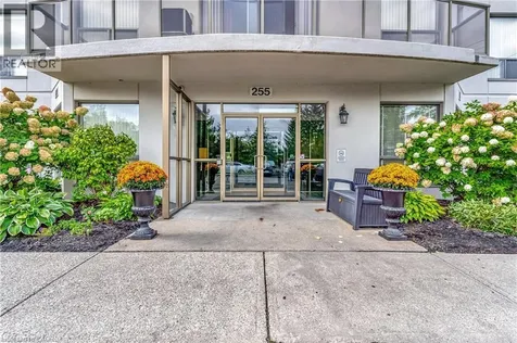 255 Keats Way Waterloo ON N2L 6N6