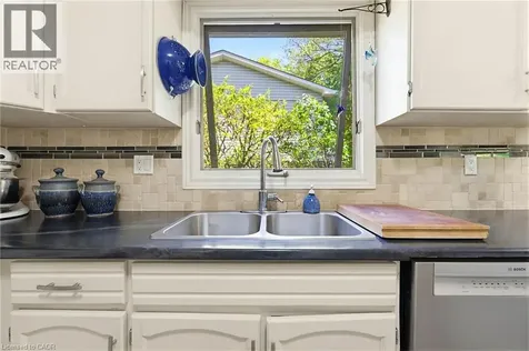 30 Jerome Park Drive Dundas ON L9H 6H2