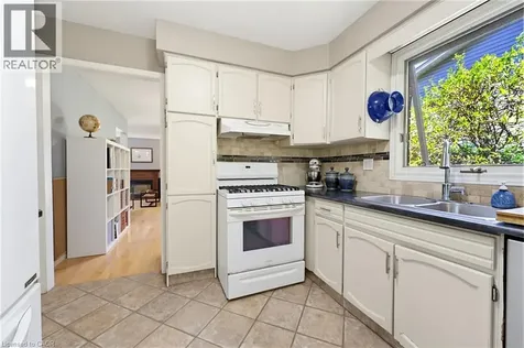 30 Jerome Park Drive Dundas ON L9H 6H2
