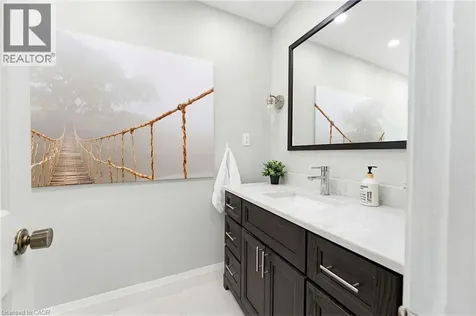 30 Jerome Park Drive Dundas ON L9H 6H2