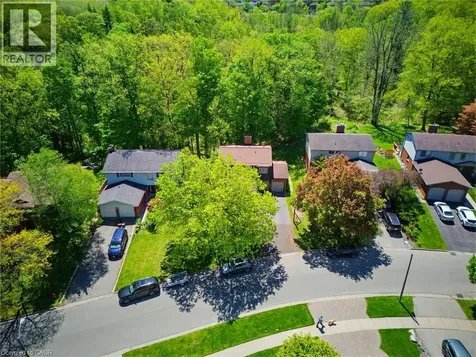 30 Jerome Park Drive Dundas ON L9H 6H2