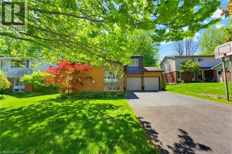 30 Jerome Park Drive Dundas ON L9H 6H2