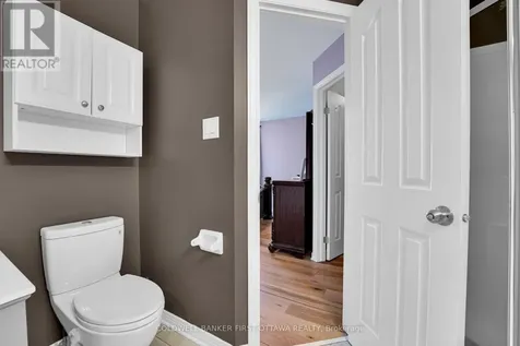 937 Markwick Crescent Ottawa ON K4A 4J1