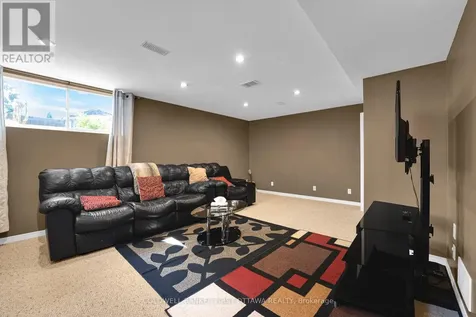937 Markwick Crescent Ottawa ON K4A 4J1