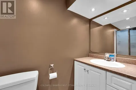 937 Markwick Crescent Ottawa ON K4A 4J1