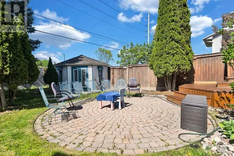 937 Markwick Crescent Ottawa ON K4A 4J1