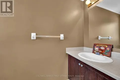 937 Markwick Crescent Ottawa ON K4A 4J1
