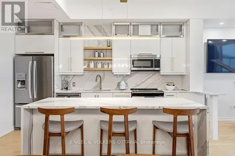320 Miwate Private Ottawa ON K1R 0E1