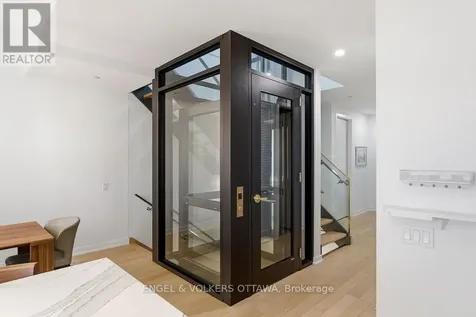 320 Miwate Private Ottawa ON K1R 0E1