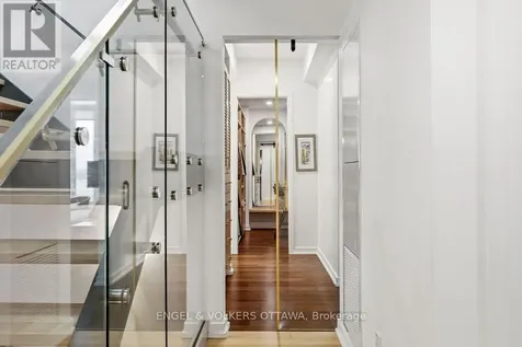 320 Miwate Private Ottawa ON K1R 0E1