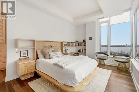 320 Miwate Private Ottawa ON K1R 0E1