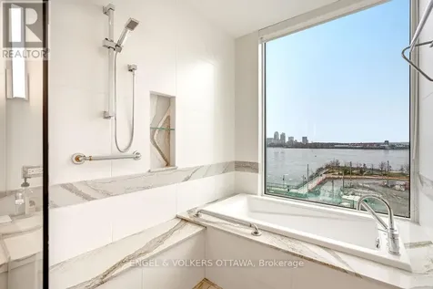 320 Miwate Private Ottawa ON K1R 0E1