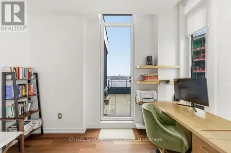320 Miwate Private Ottawa ON K1R 0E1