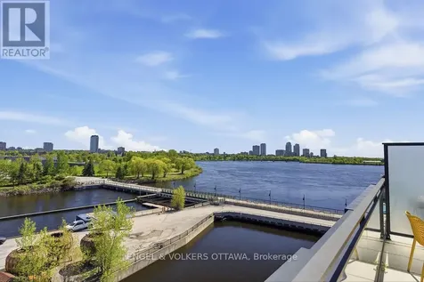 320 Miwate Private Ottawa ON K1R 0E1