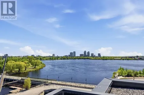 320 Miwate Private Ottawa ON K1R 0E1
